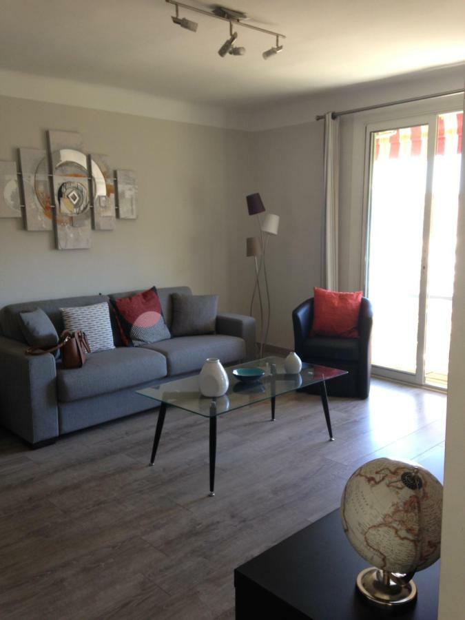 Centre Apartment *